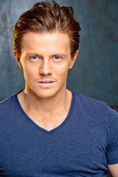 Zachary Garred image