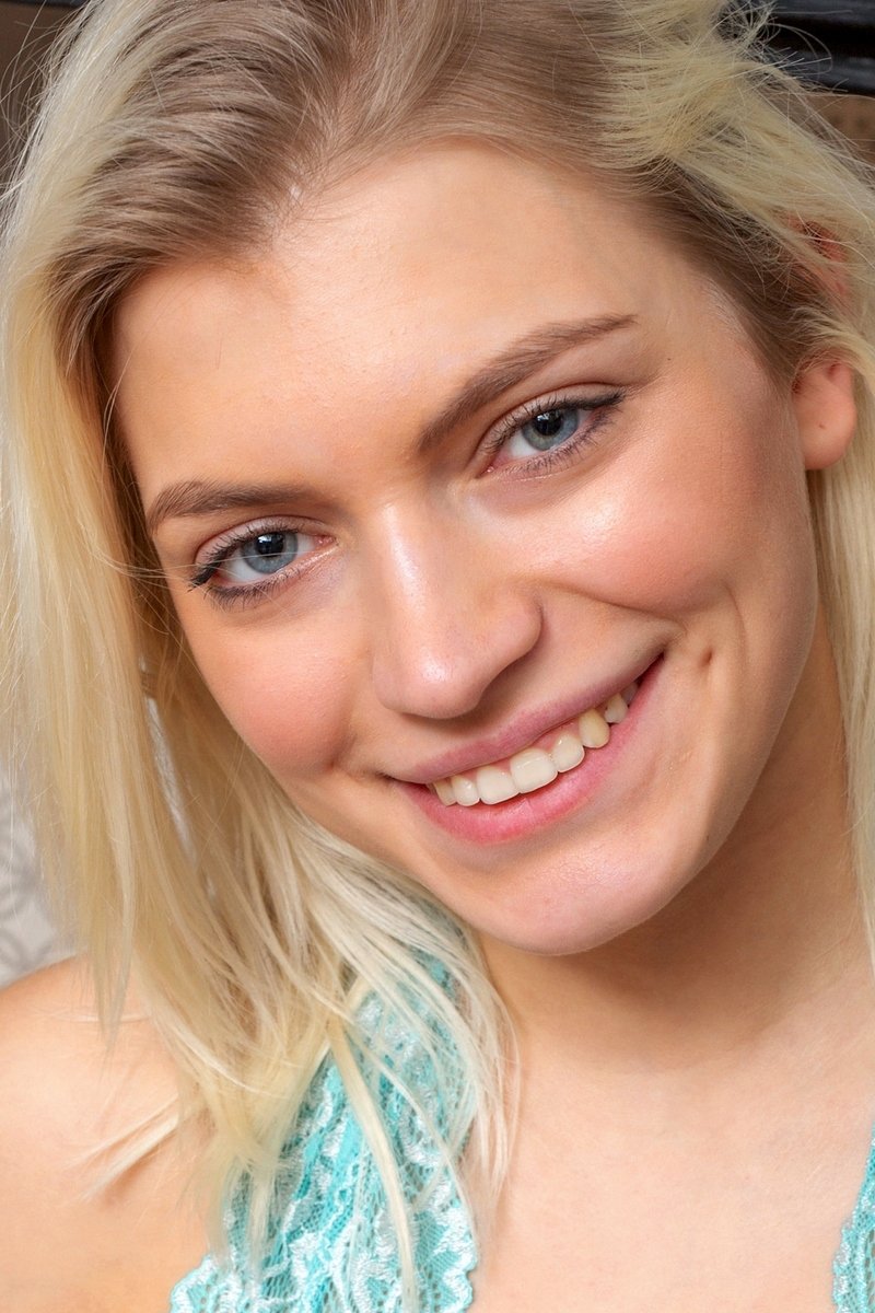 Lesya image