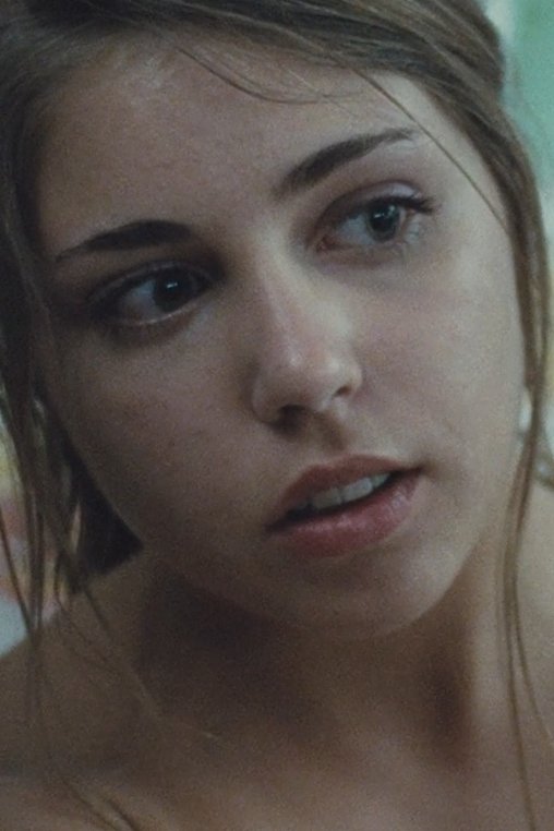 Justine Lerooy image