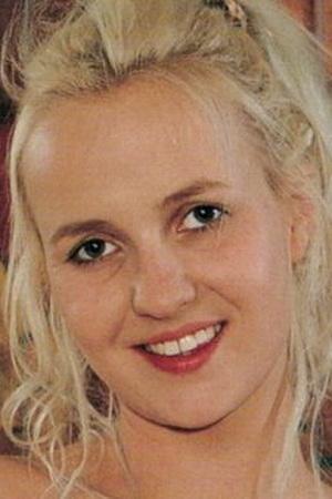 Laura Lamont image