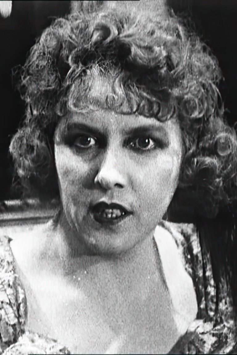 Maud Richard image