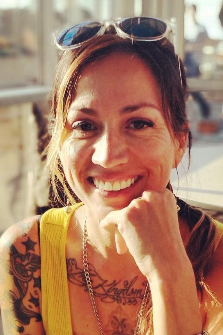 Sarah Luna image