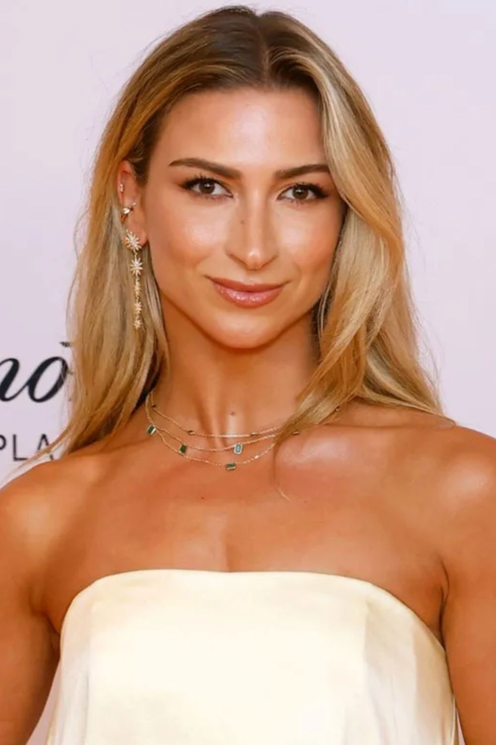 Daniella Karagach image