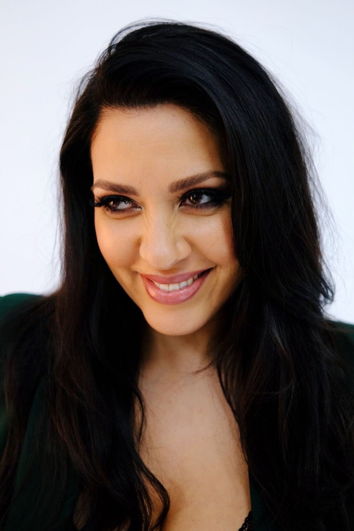Jasmin Shakeri image