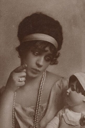 Molley Wessely image