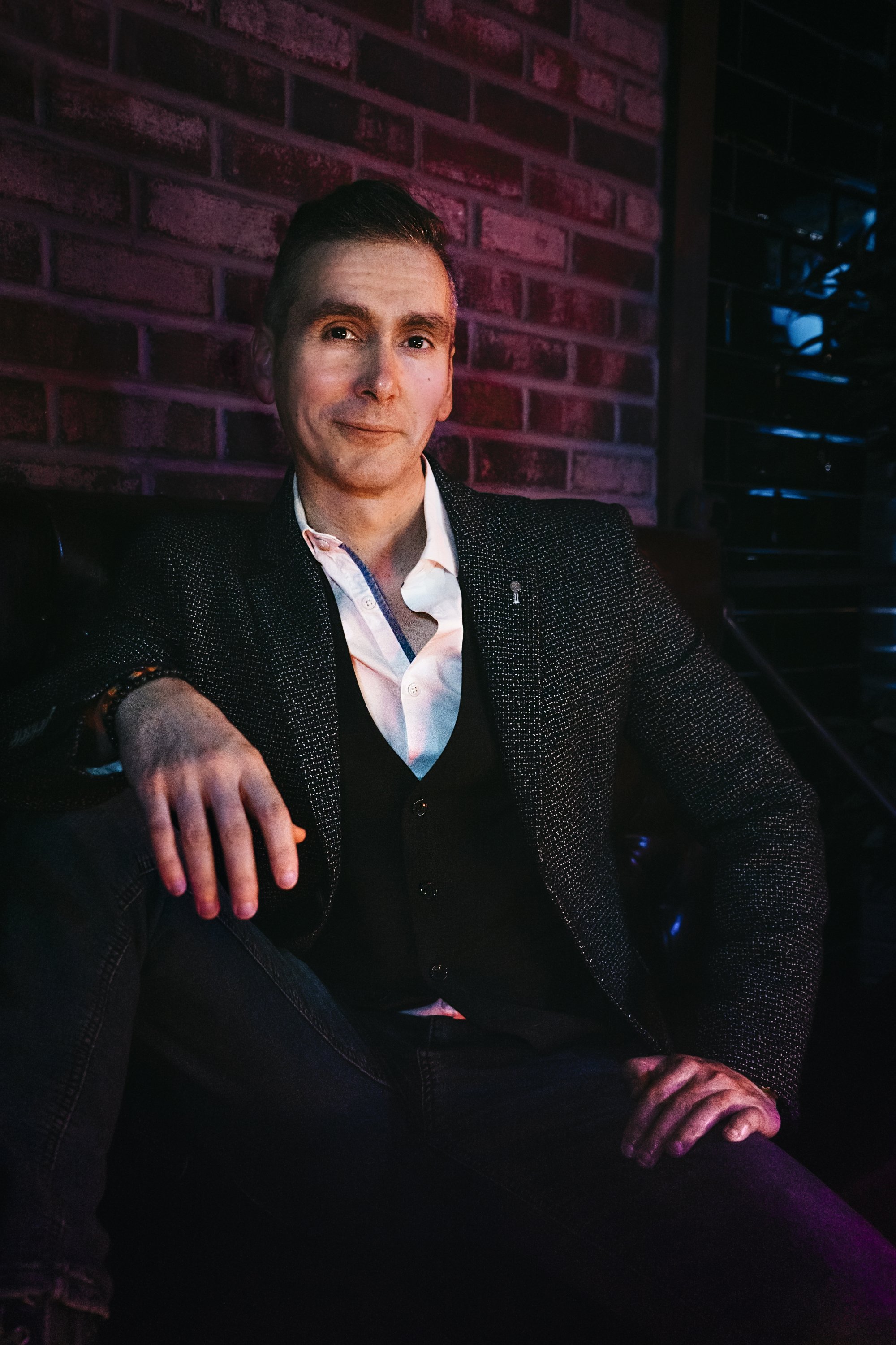 Neil Chase image