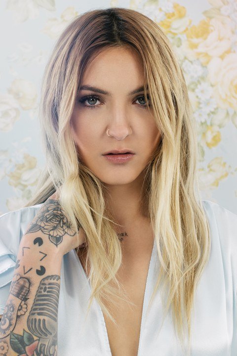 Julia Michaels image
