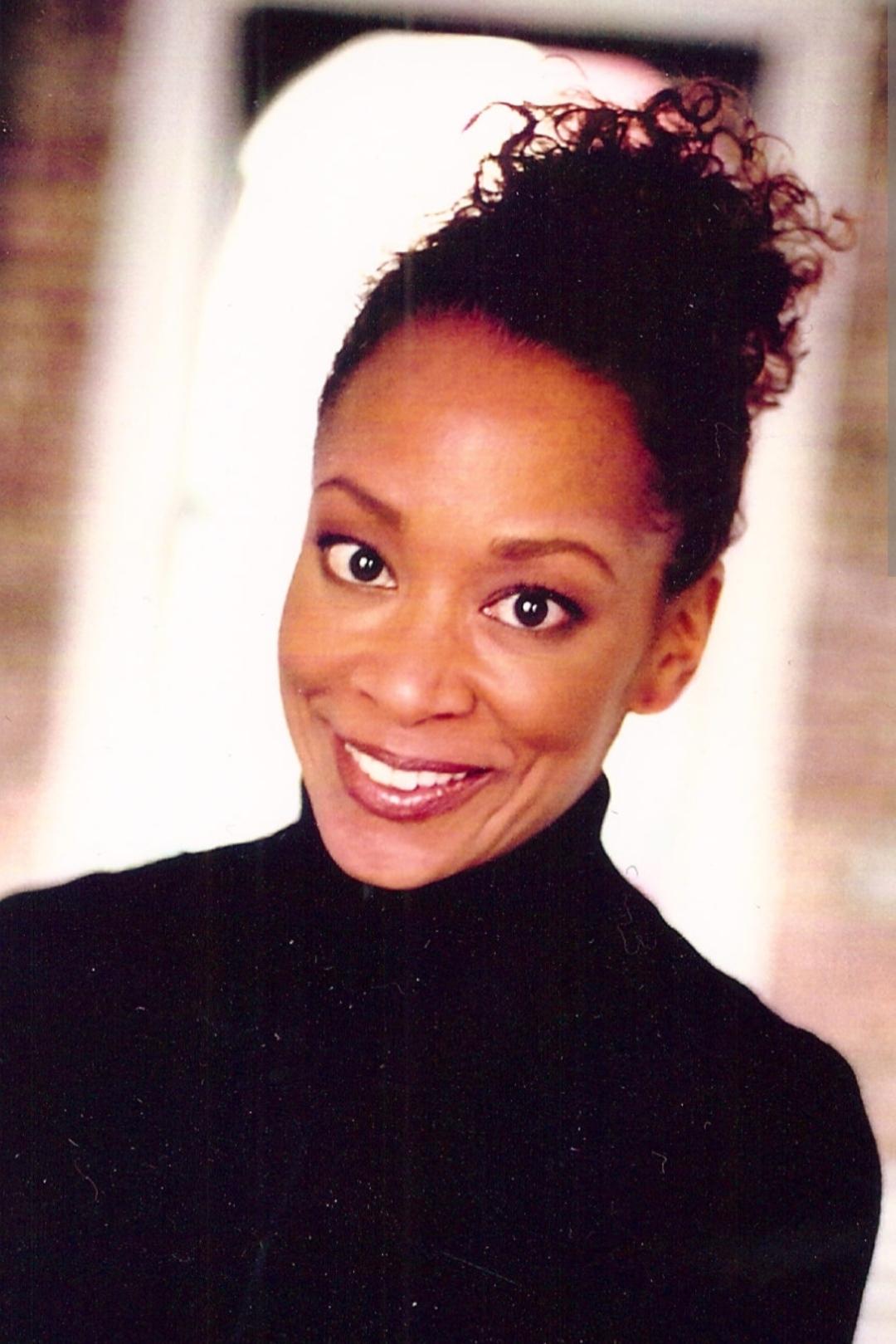 Shelley Washington image