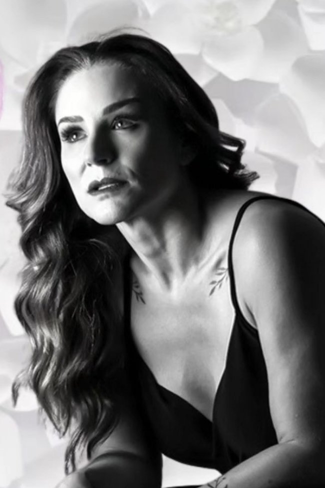 Liza Muriel image