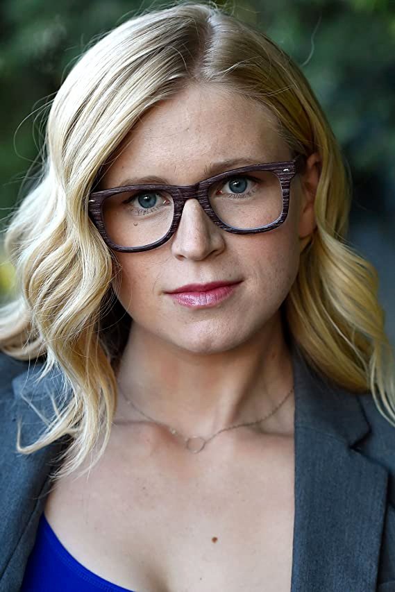 Kari Swanson image