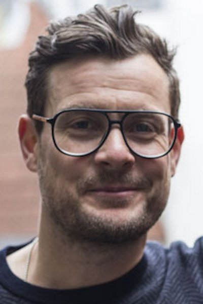 Simon Bonde image