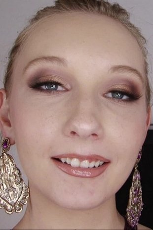 Chloe image