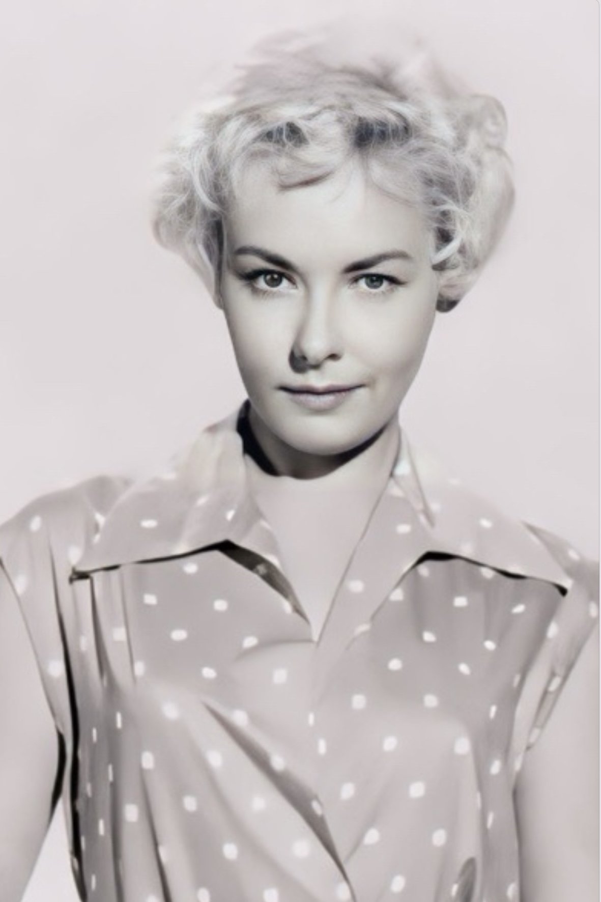 Junia Crawford image
