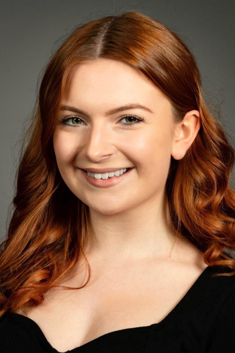Elle Cowan image