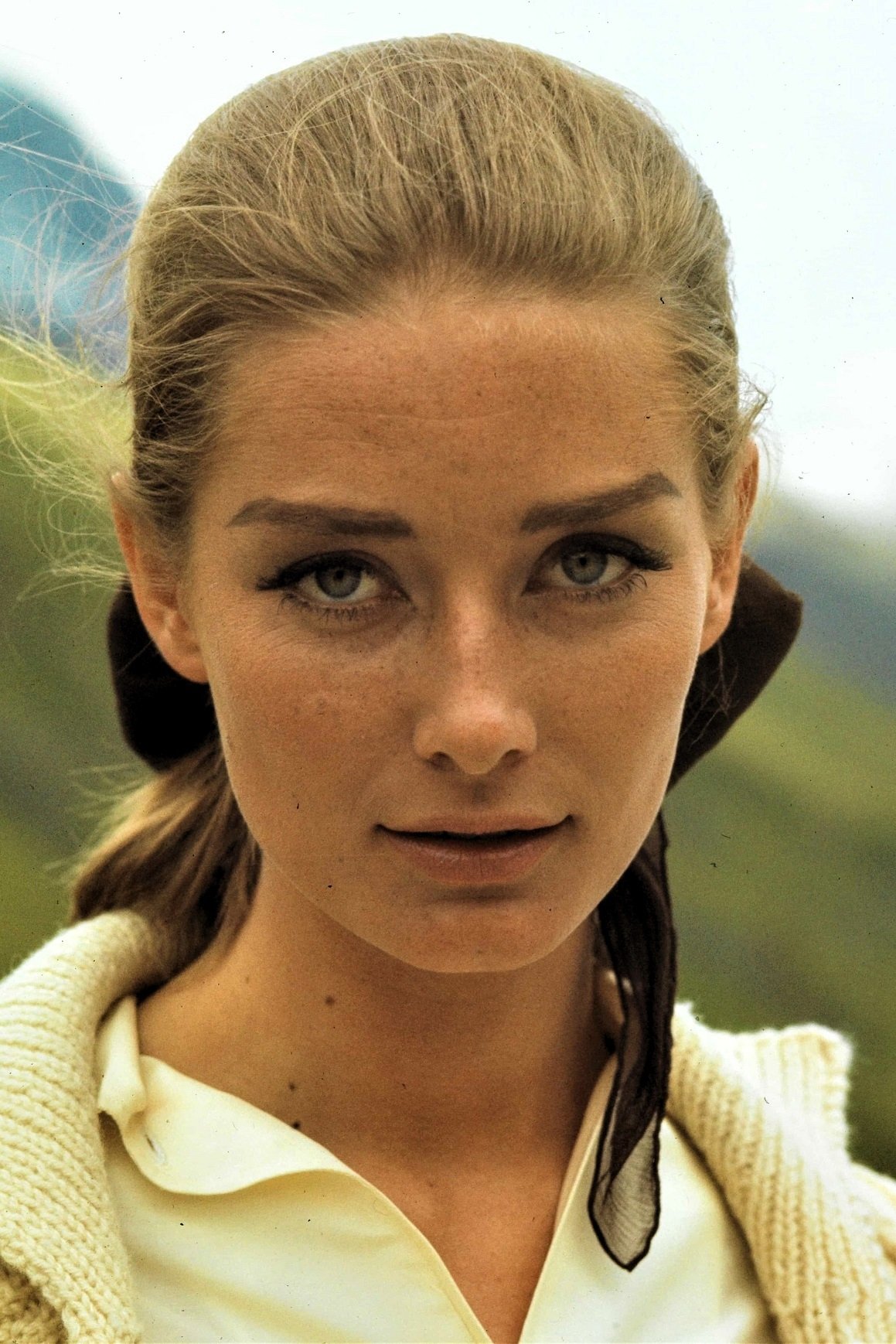 Tania Mallet image