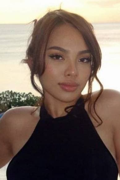 Mia Cruz image