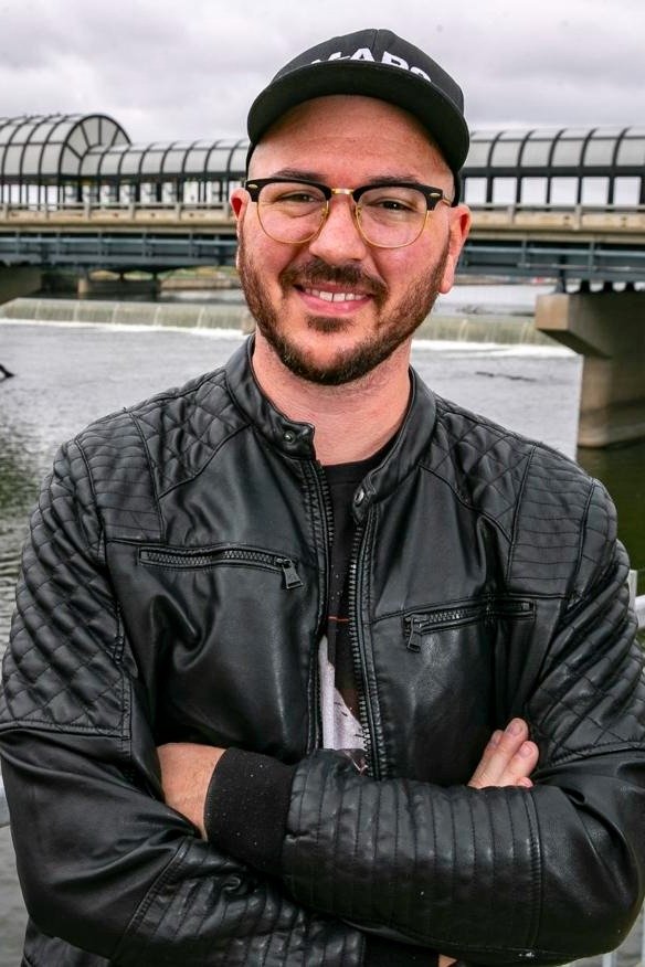 Tim Dodd image