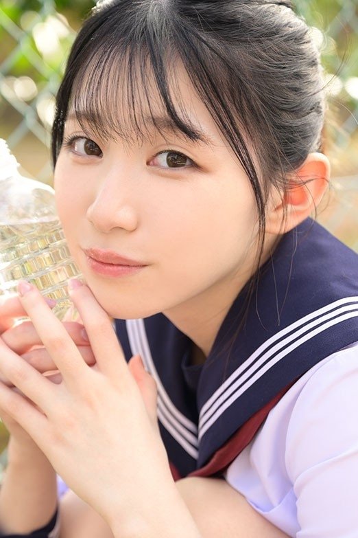 시라유리 미나미 image