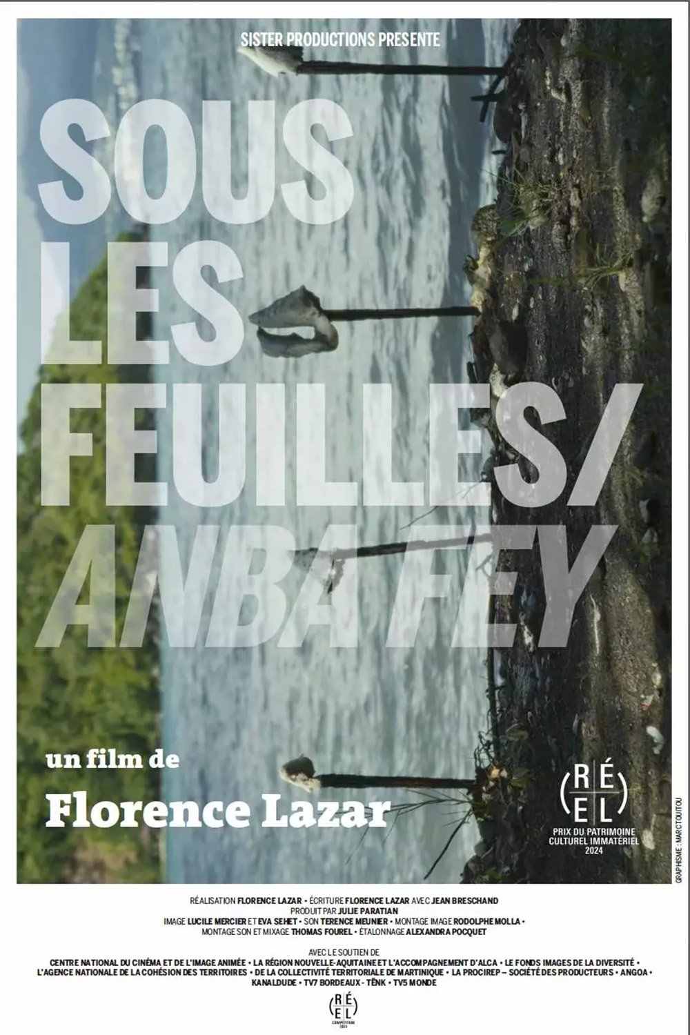 Sous les feuilles