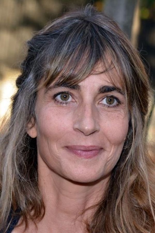 Emmanuelle Bach image