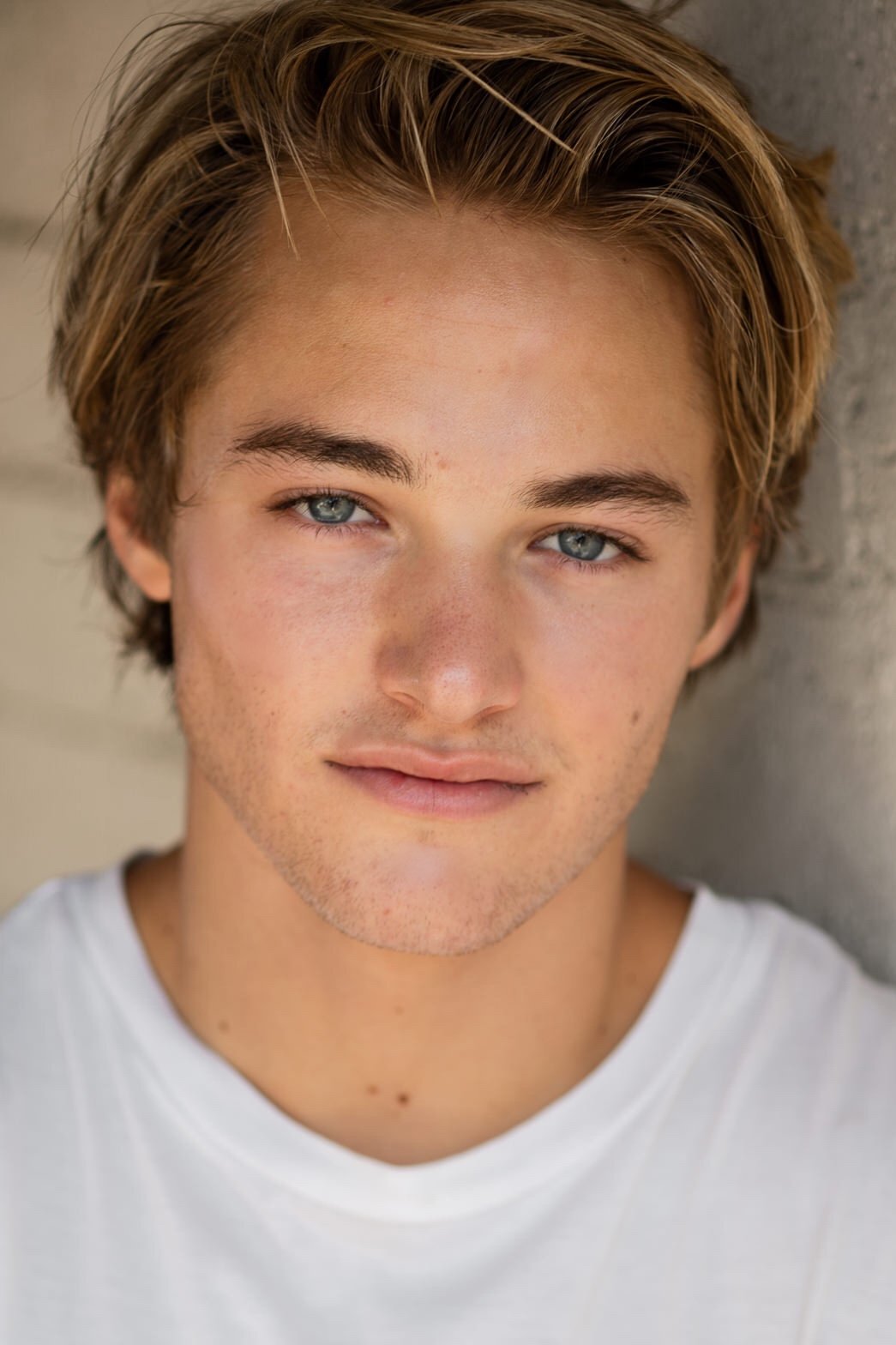 Mitchell Hoog image