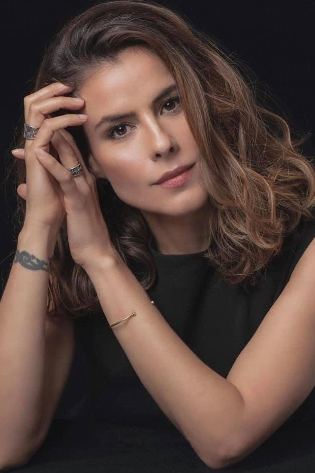 Zharick León image