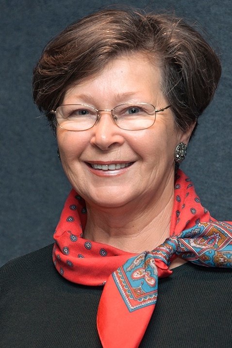 Angéla Császár image