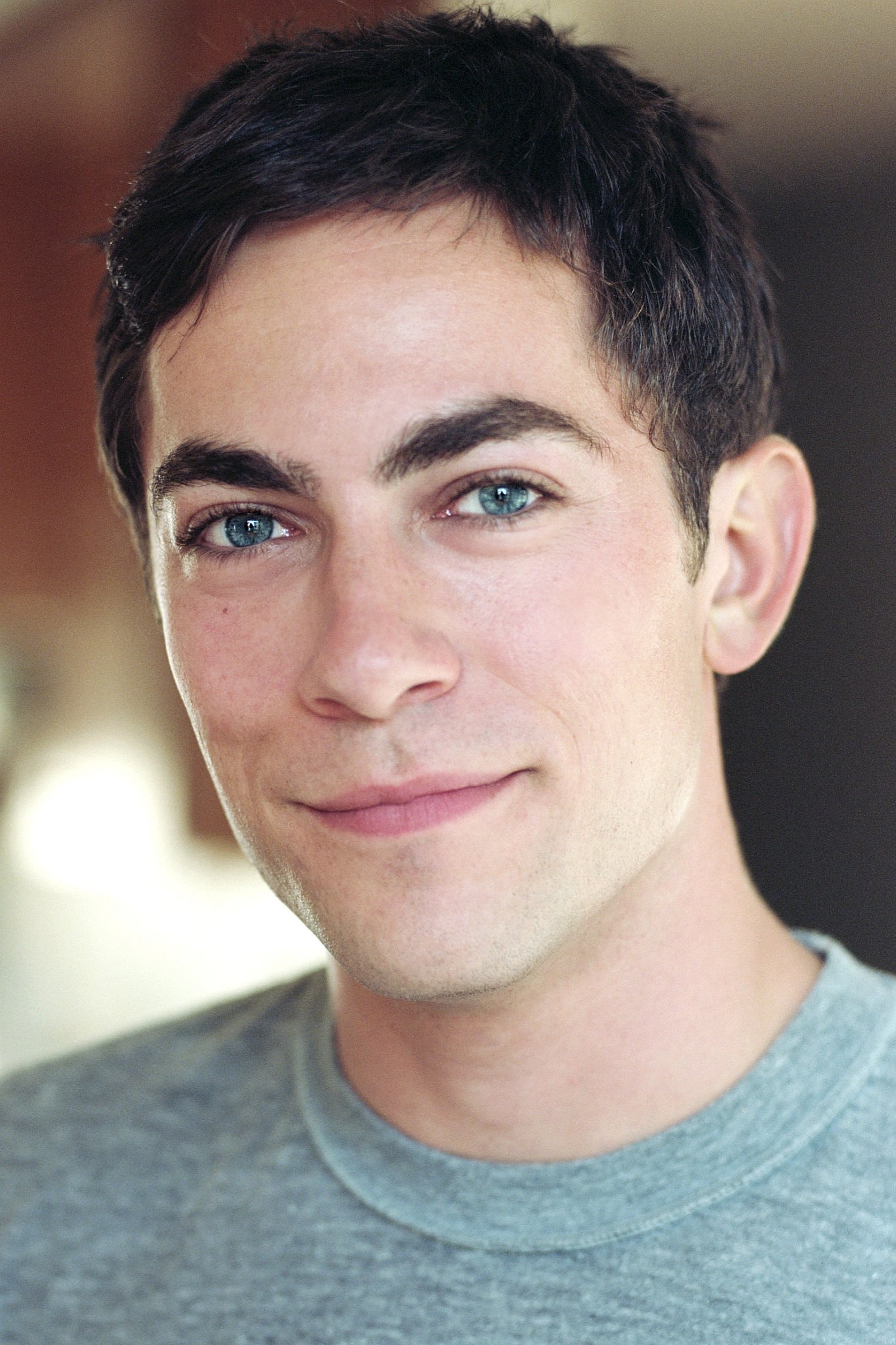 Evan Dumouchel image