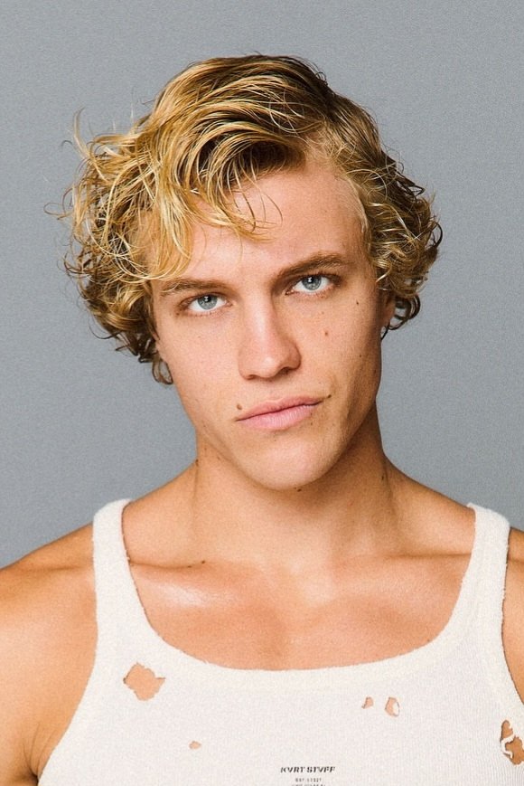 Owen Lindberg image