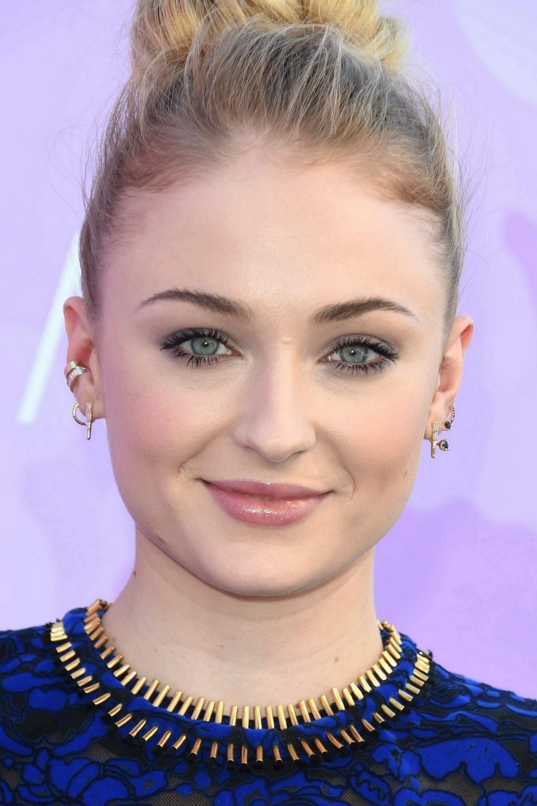 Sophie Turner: filmography and biography on movies.film-cine.com