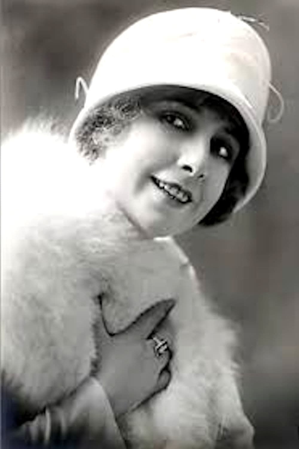 Dora Thorne [1915]