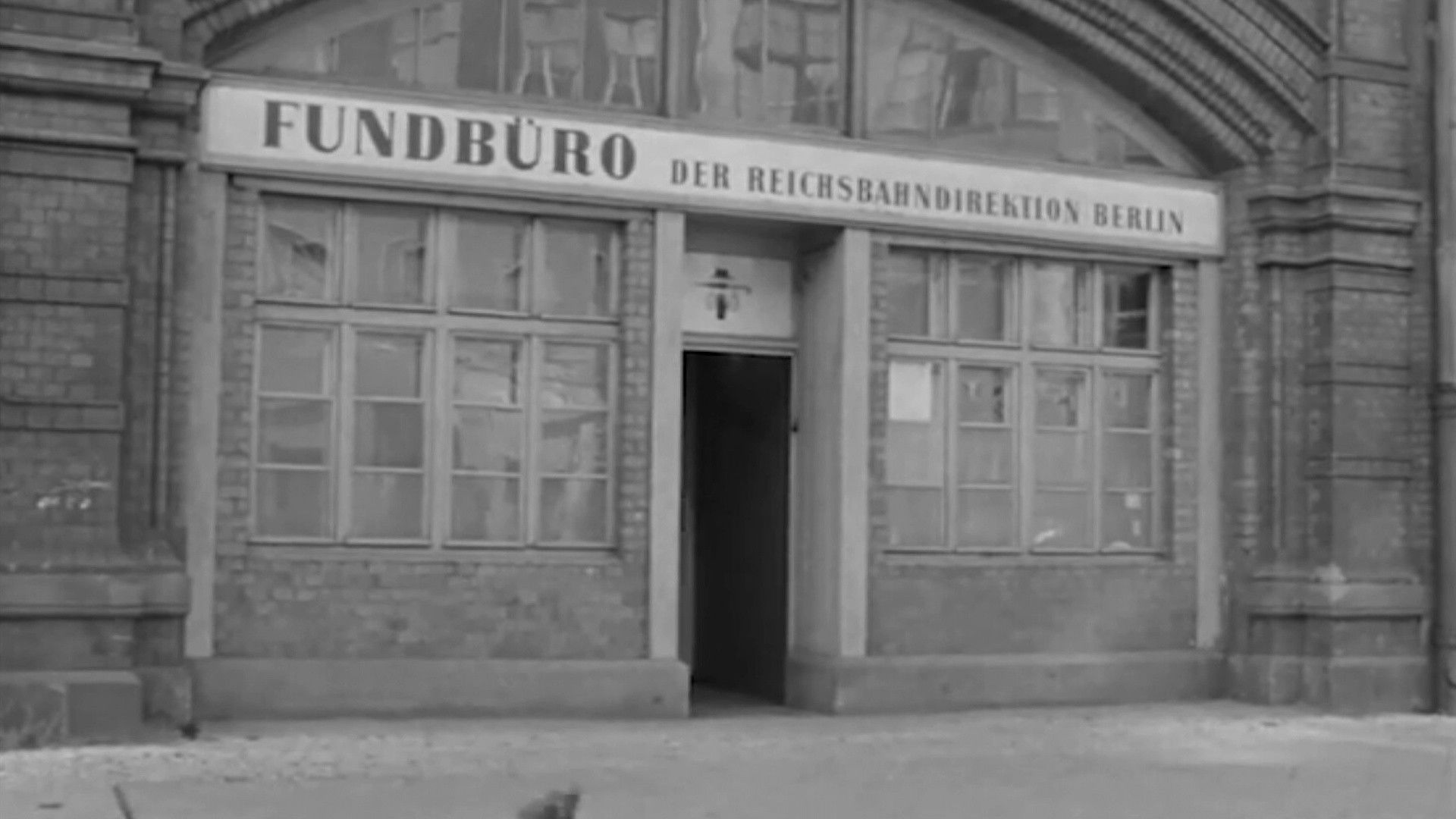 Services: b) Lost and Found Office of the German Reichsbahn