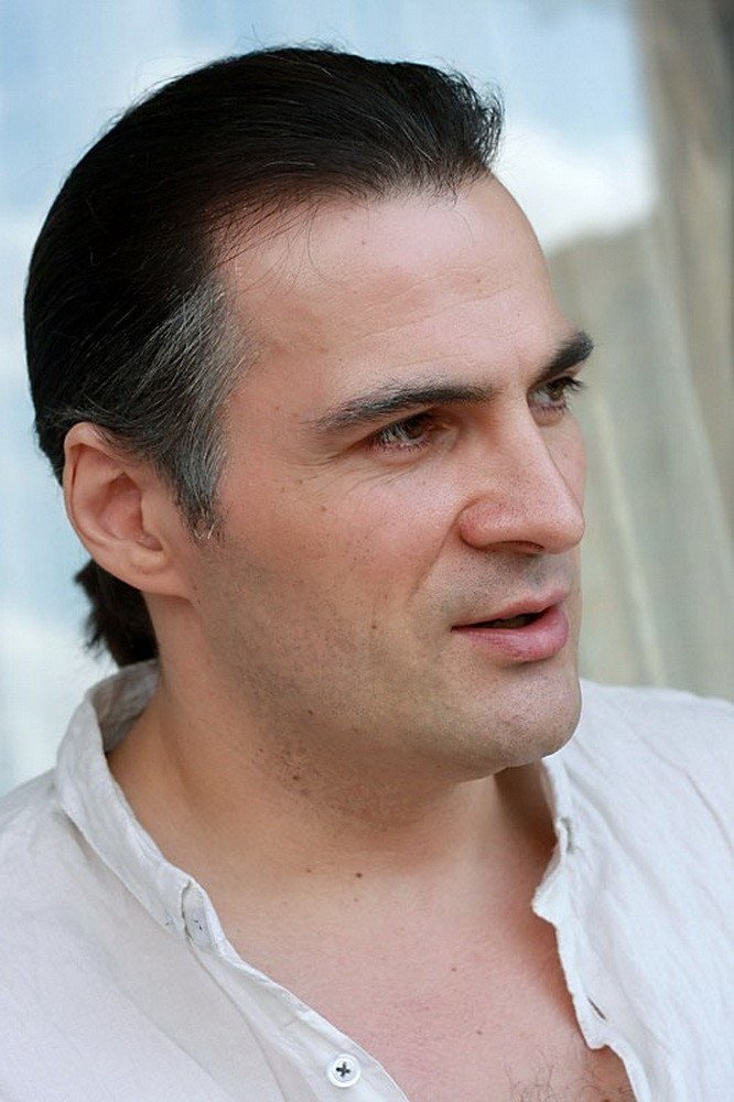 http://image.tmdb.org/t/p/original/s1lHtH7SMKF8Alsly0SU7pZjmmQ.jpg