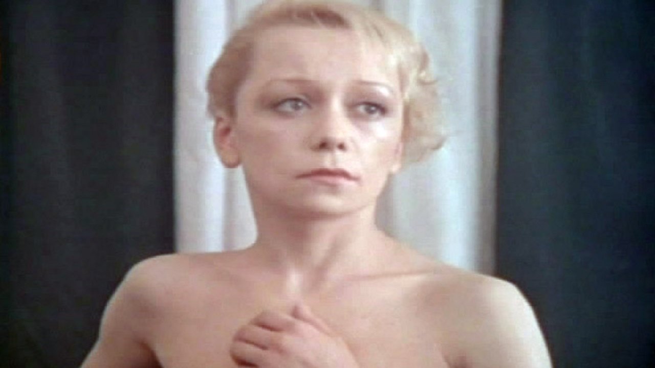 Ирина Малышева И Евдокия Германова В Купальниках – Портрет С Дождём 1977