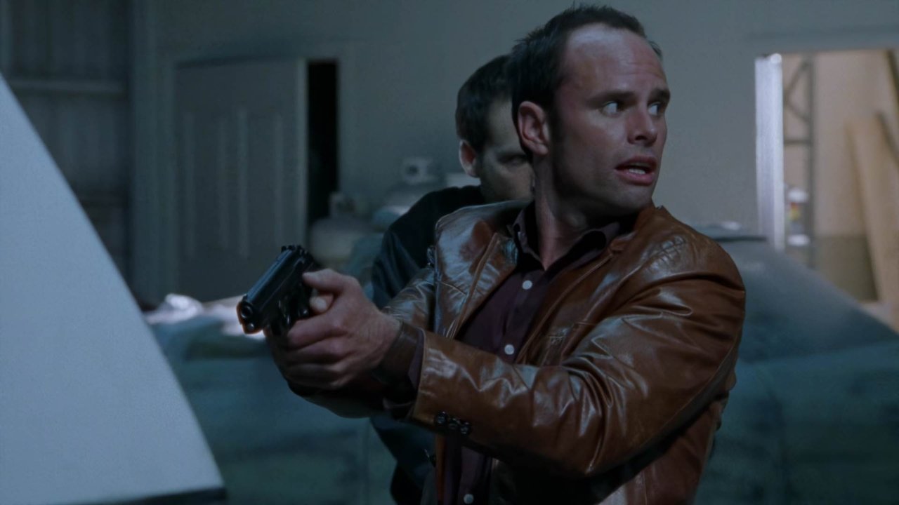 The Shield - Season 2 Episode 5 : Greenlit