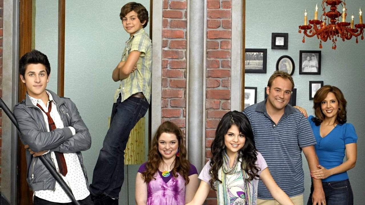 Wizards of Waverly Place Season 1 Episode 19 : Alex's Spring Fling