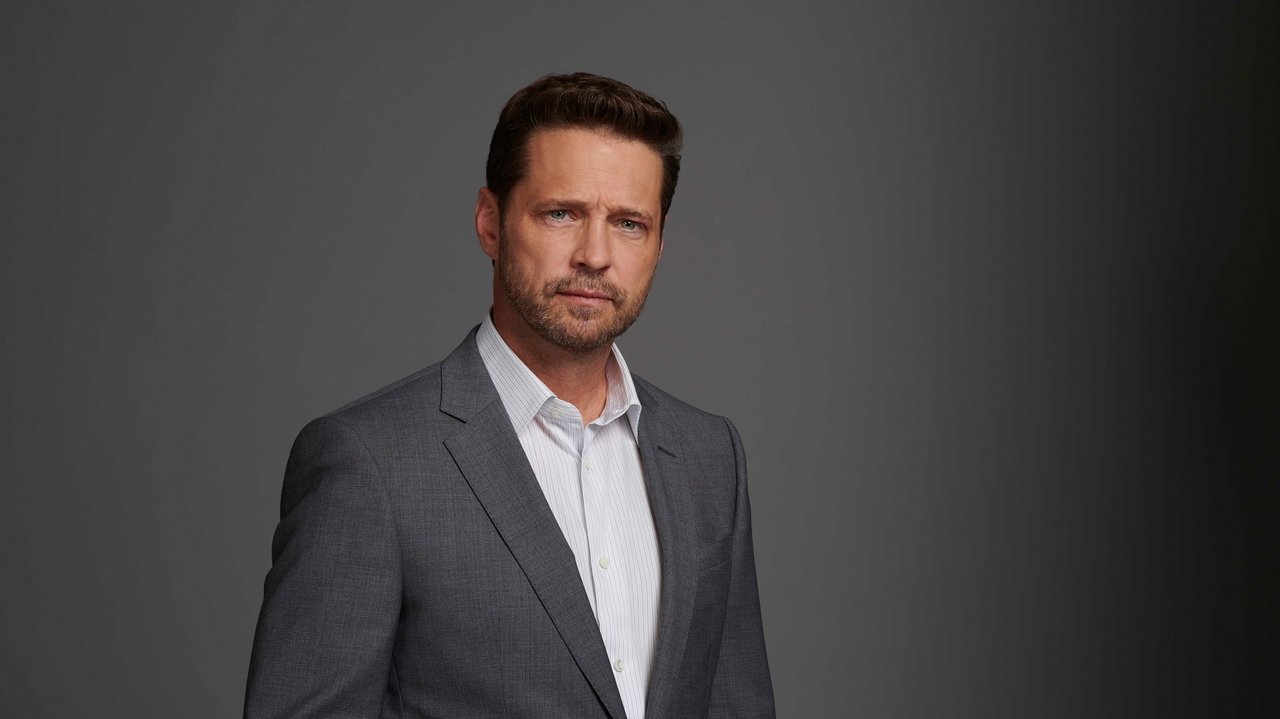 Private Eyes Season 3 Episode 1 : Catch Me If You Can