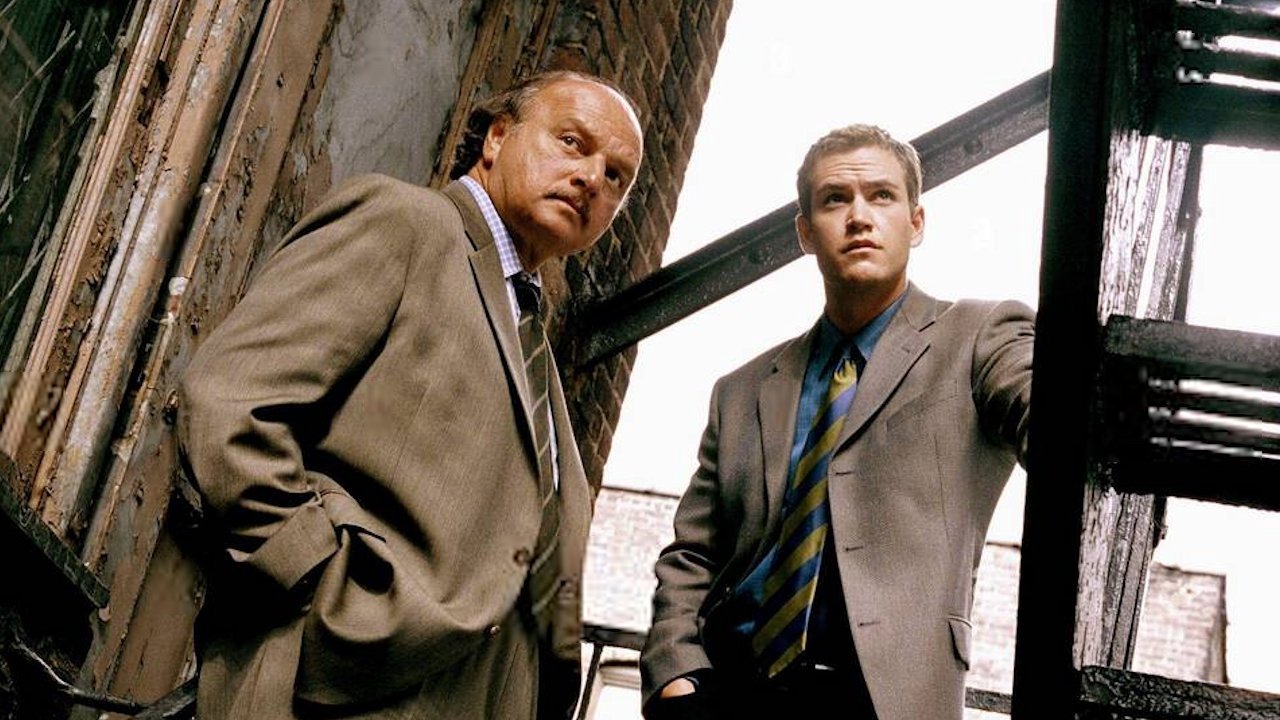 NYPD Blue - Season 7 Episode 19 : Tea and Sympathy