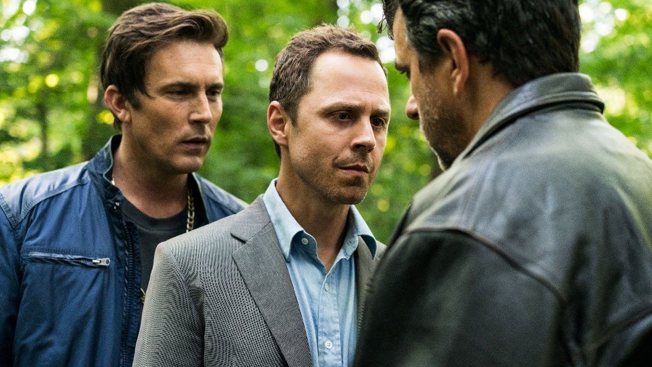 Sneaky Pete - Season 1