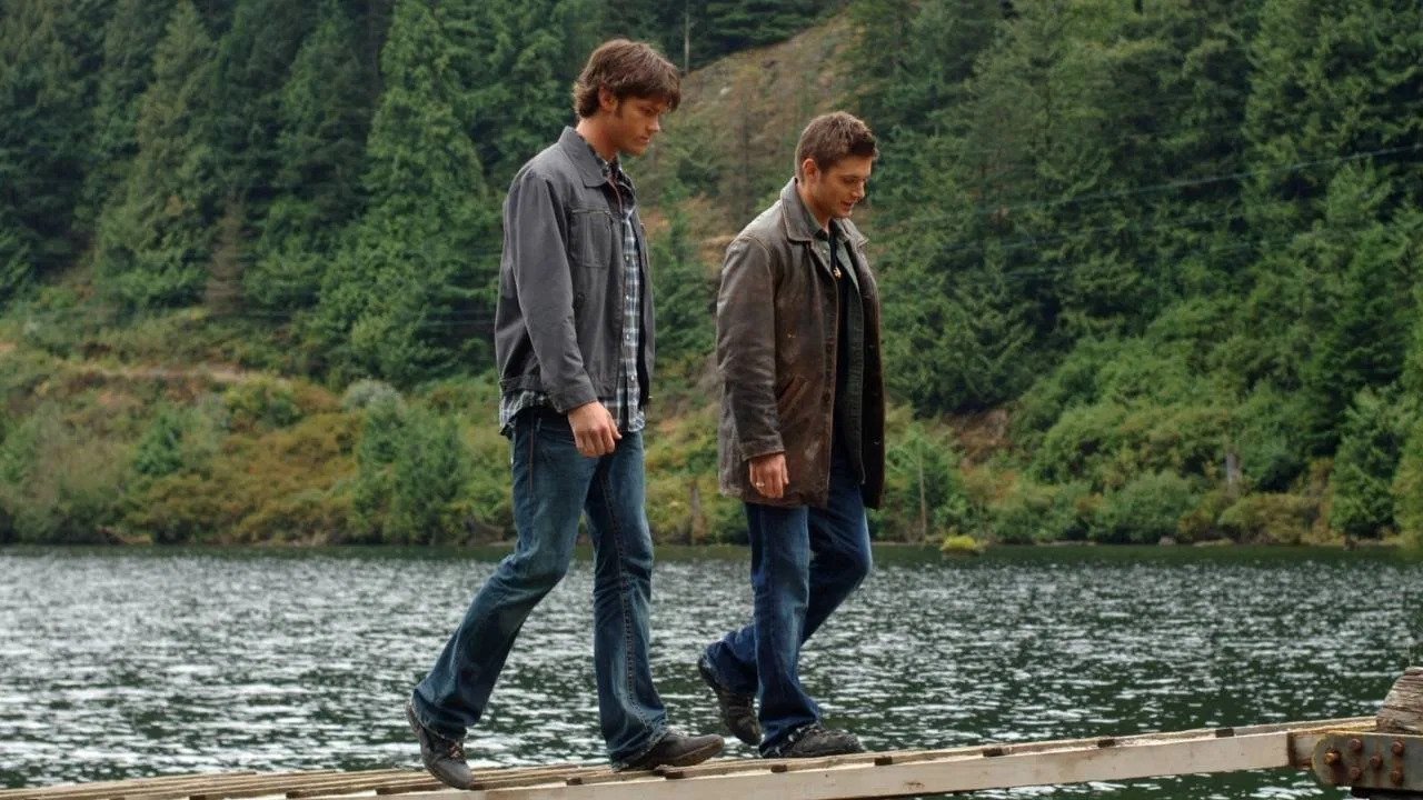 Supernatural - Season 5 Episode 16 : Dark Side of the Moon