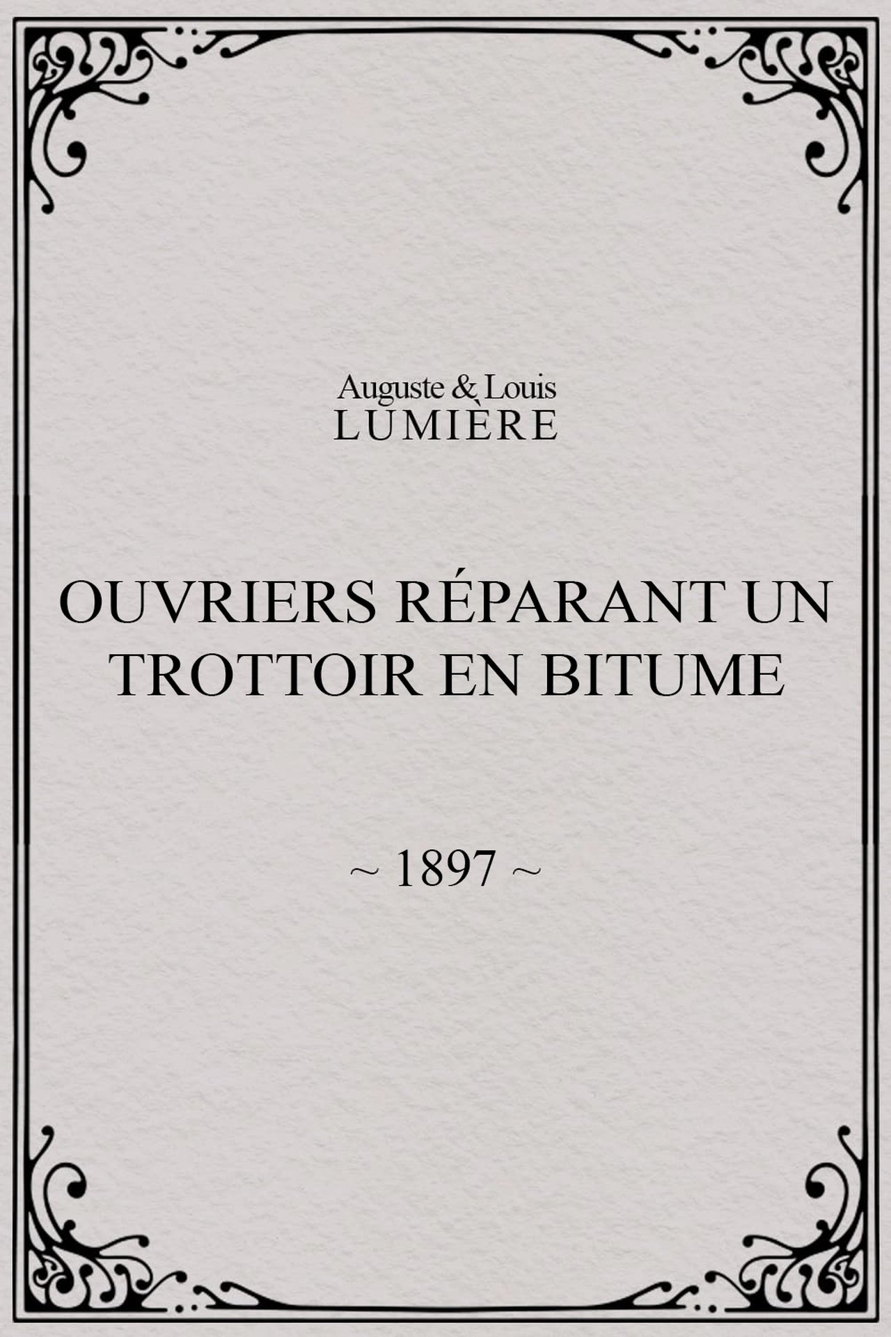 Ouvriers rÃ©parant un trottoir en bitume