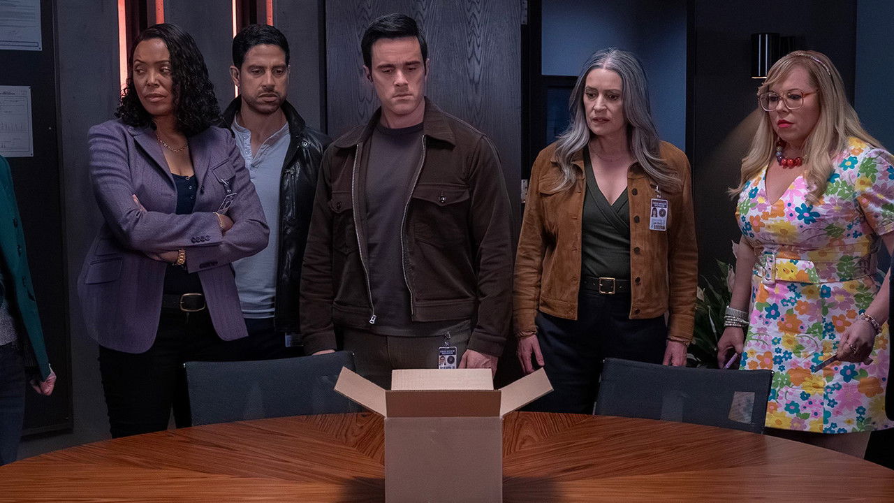 Criminal Minds - Season 1 Episode 18 : Somebody's Watching