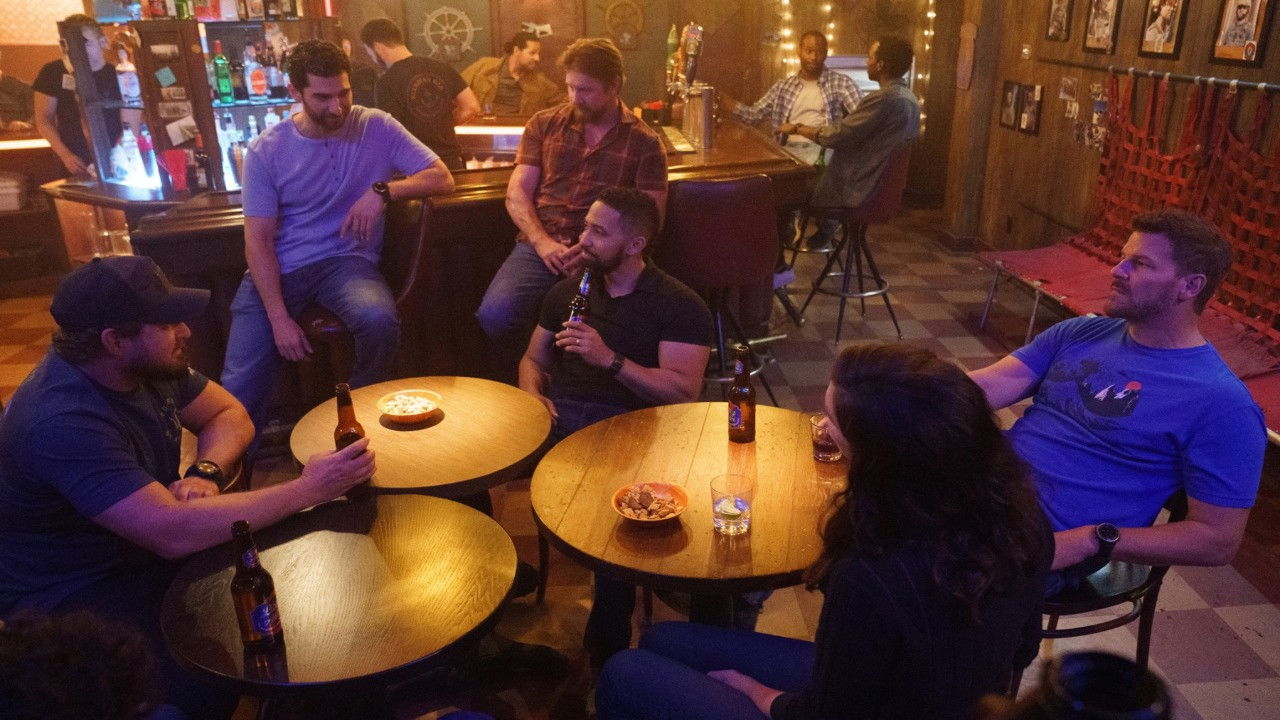 SEAL Team - Season 2 Episode 20 : Rock Bottom