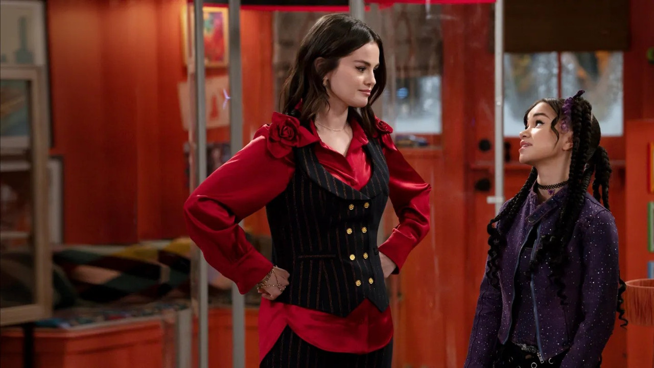 Wizards Beyond Waverly Place - Season 2 Episode 1 : Curse Me Baby One More Time
