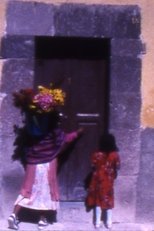 Señora con flores