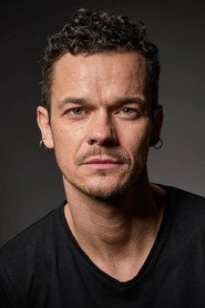 Cristovão Campos is Pedro Cardoso