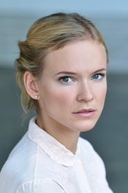 Magdalena Steinlein is Luisa Wegener