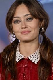 Ella Purnell Ella Purnell