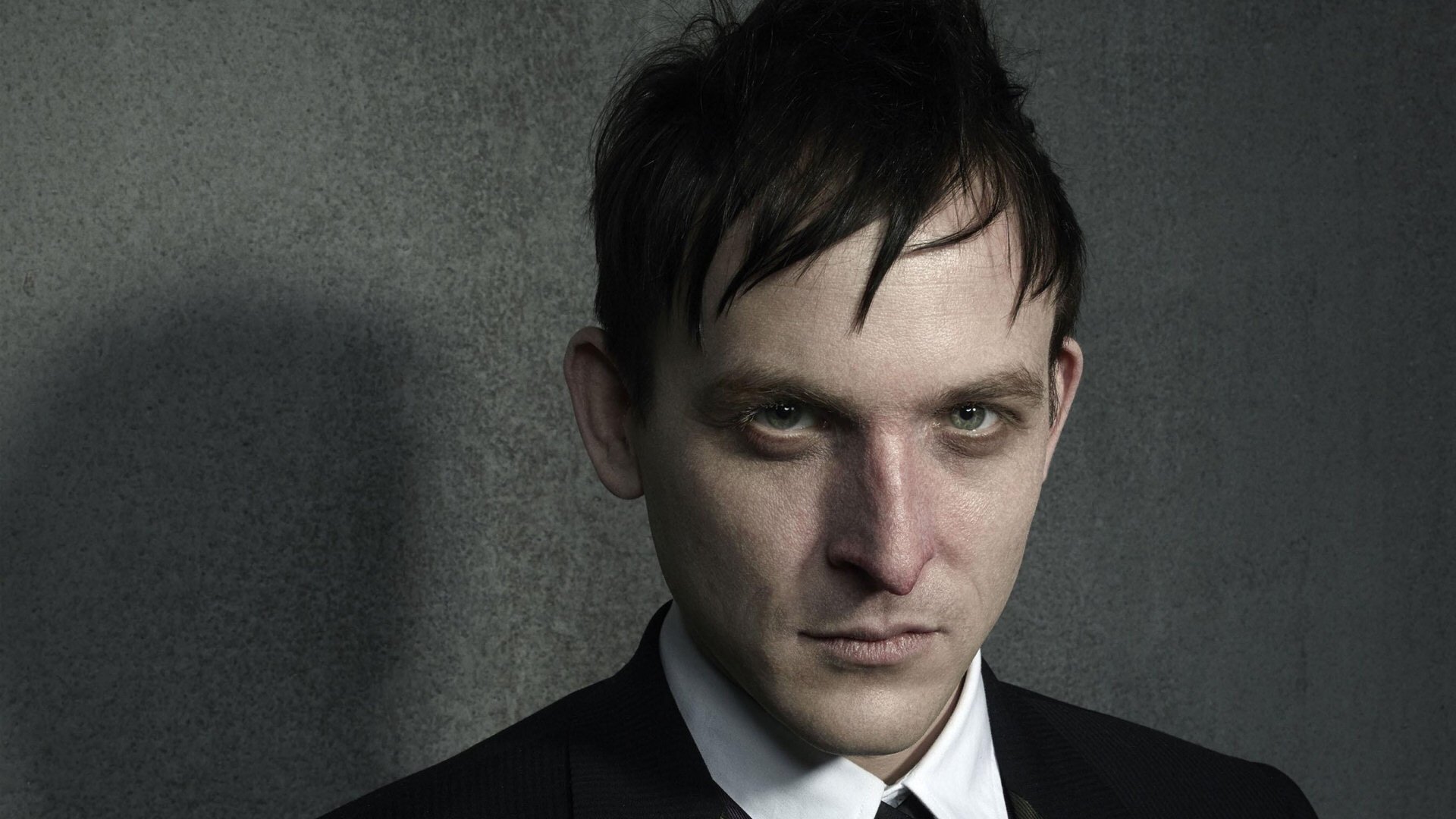 Gotham Season 4 Episode 9 : A Dark Knight: Let Them Eat Pie