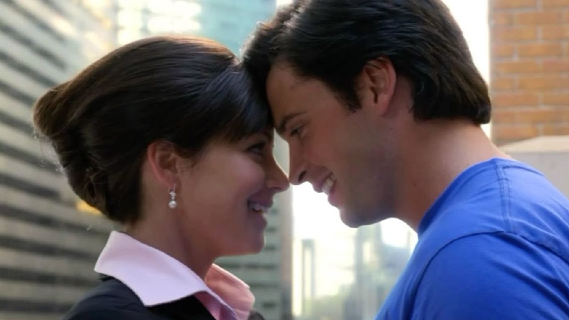 Smallville Season 2 Episode 23 : Exodus